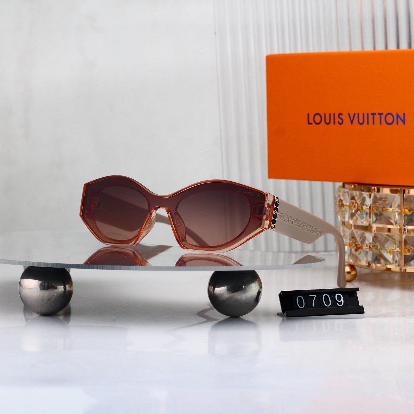 Irregular Cat-Eye Sunglasses with Monogram Details  0709