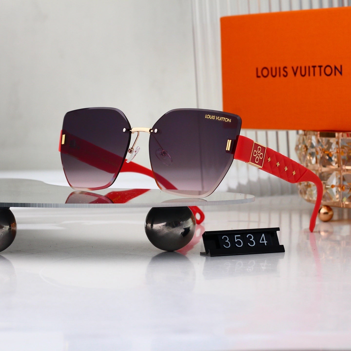 Diamond Star Rimless Sunglasses with Clover Detail (Model 3534)
