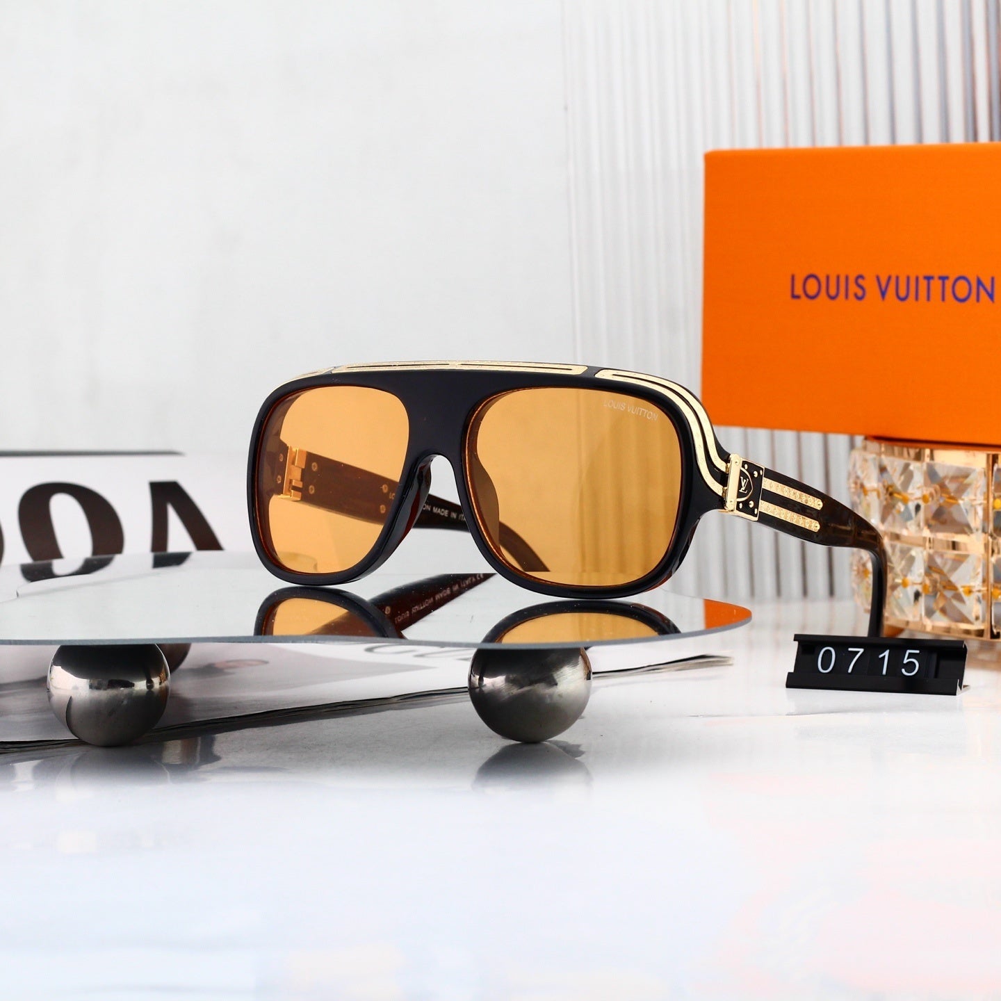 Retro Oversized Frame Sunglasses with Metal Accents 0715